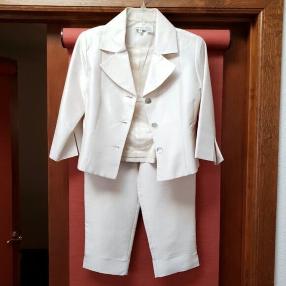 Newport News Pants - Vintage Newport News 100% Silk Off white 2 pc. Pantsuit